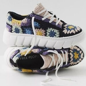 NEW FREE PEOPLE Catch Me If You Can Crochet Sneakers / Black Combo 41EU